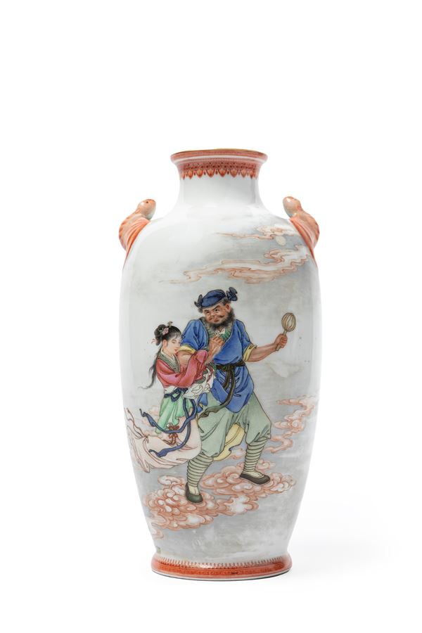 VASO IN PORCELLANA FAMIGLIA ROSA