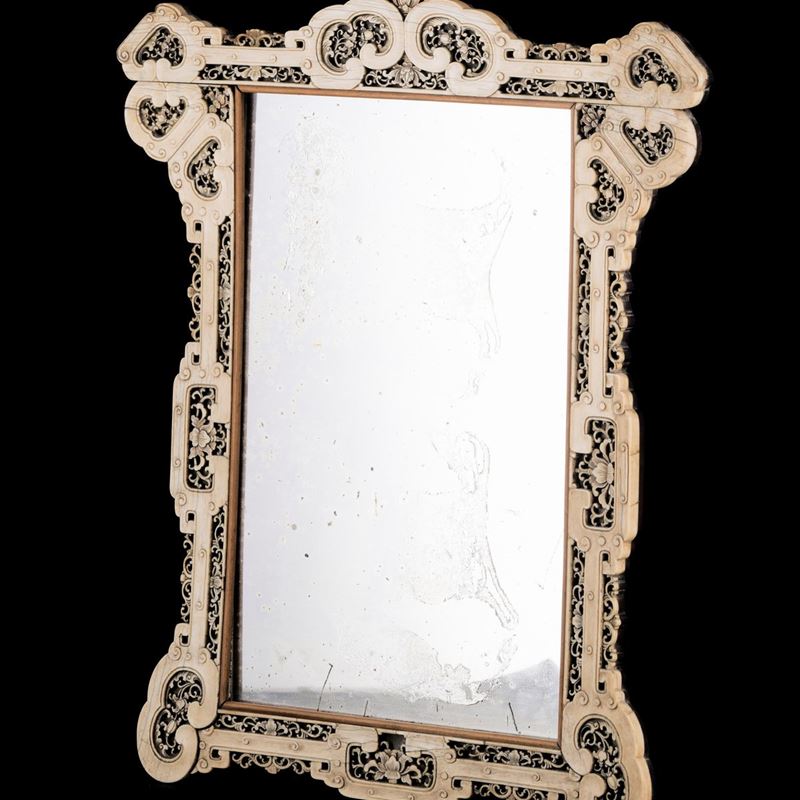 Specchiera, legno Huanghuali, Cina, Periodo Qianlong (1735-1796)
