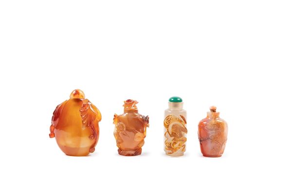 QUATTRO SNUFF BOTTLES IN AGATA