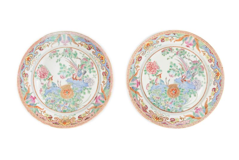 Coppia di Piatti in Porcellana Famiglia Rosa