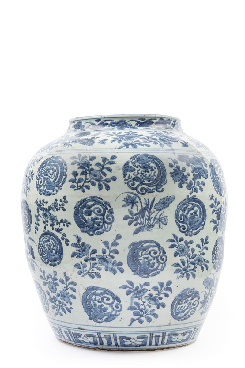 GRANDE GIARA IN PORCELLANA BIANCA E BLU