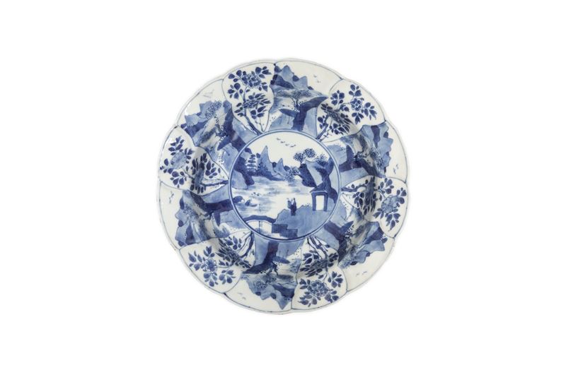 PIATTO IN PORCELLANA BIANCA E BLU