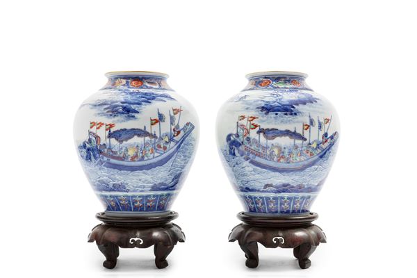 COPPIA DI VASI IN PORCELLANA IMARI