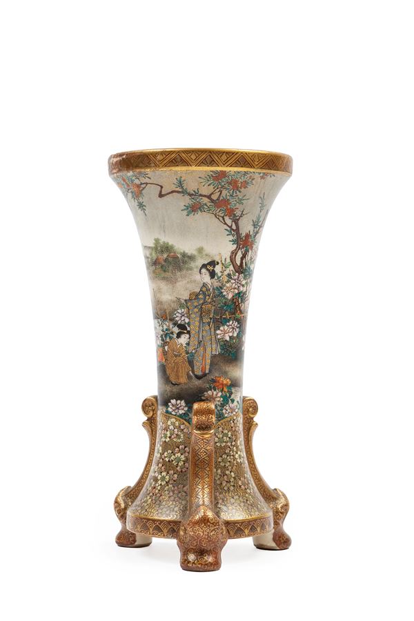VASO SATSUMA KINKOZAN A FORMA DI TROMBA