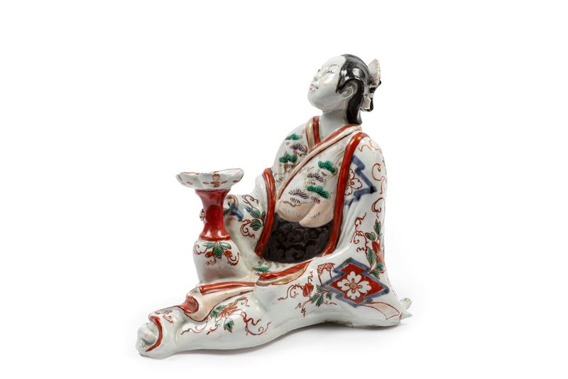 FIGURA PORTACANDELA IN PORCELLANA ARITA