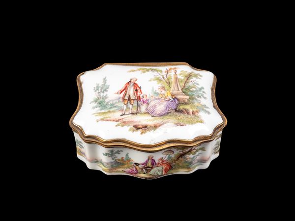 TABACCHIERA IN PORCELLANA