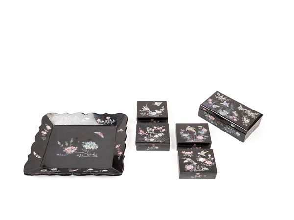LOT OF FIVE LACQUERED WOODEN BOXES AND A TRAY INLAID WITH MOTHER-OF-PEARL
