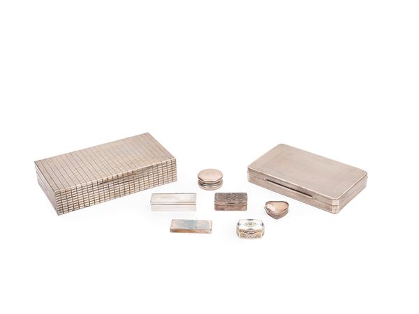 LOT CONSISTING OF 8 SILVER BOXES