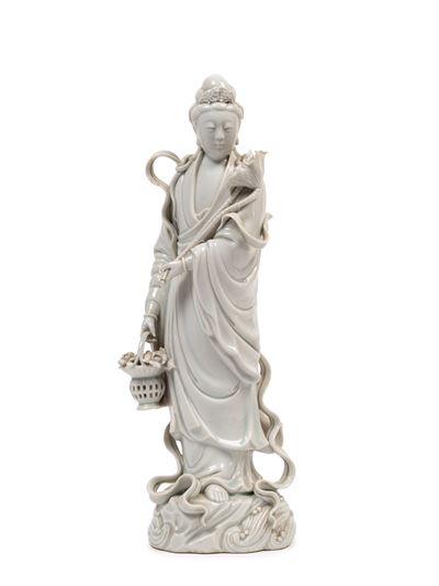 Guanyin, Porcellana Blanc de Chine, h 32,5 cm