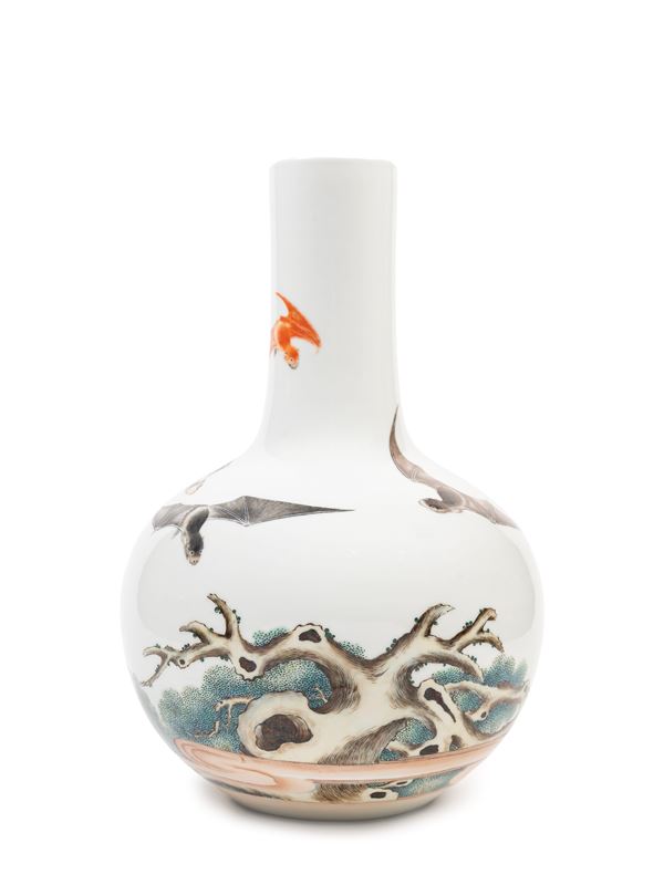 A FAMILLE ROSE PORCELAIN TIANQIUPING VASE