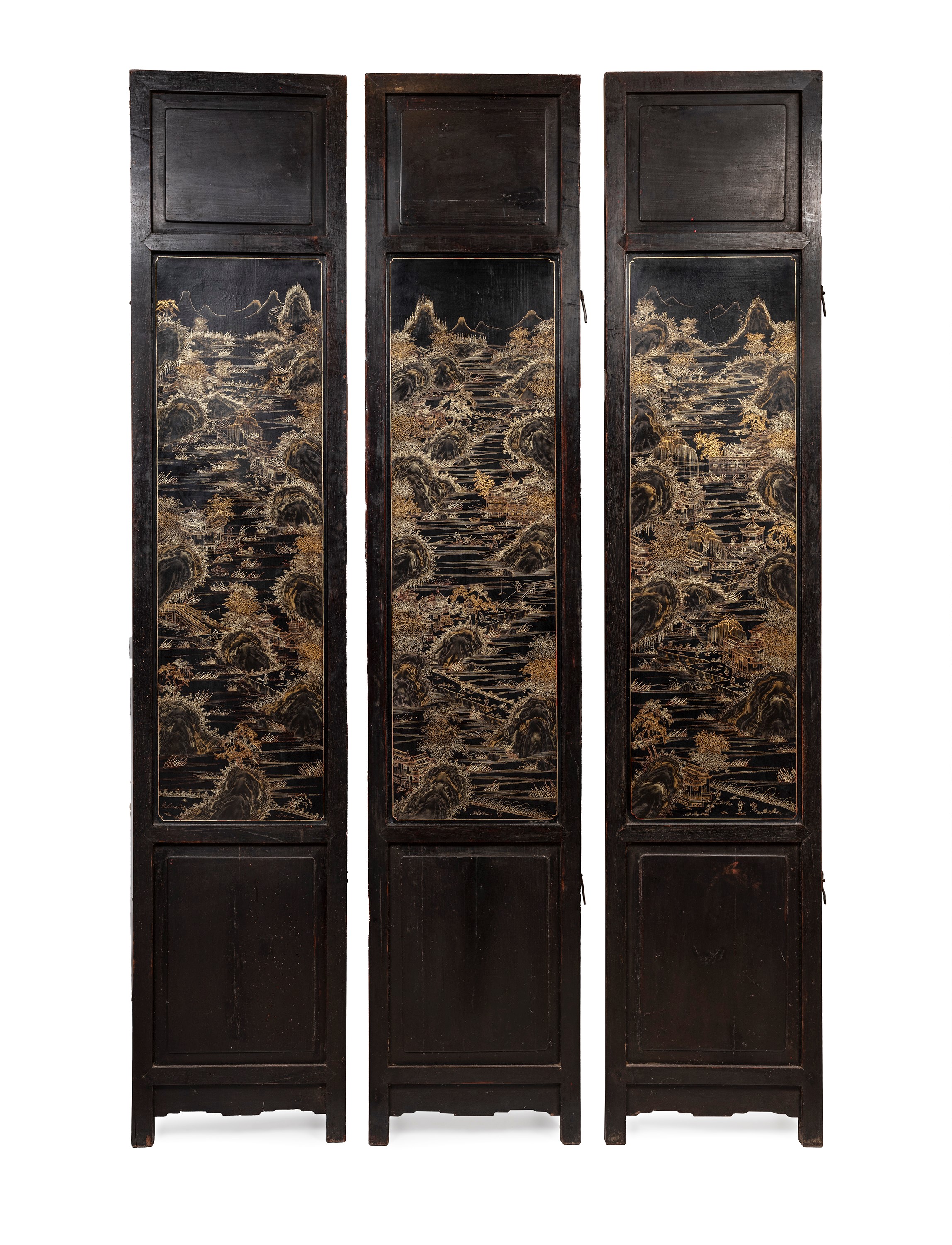 SEI PANNELLI IN LEGNO LACCATO CON INTARSI IN GIADA E PIETRE DURE