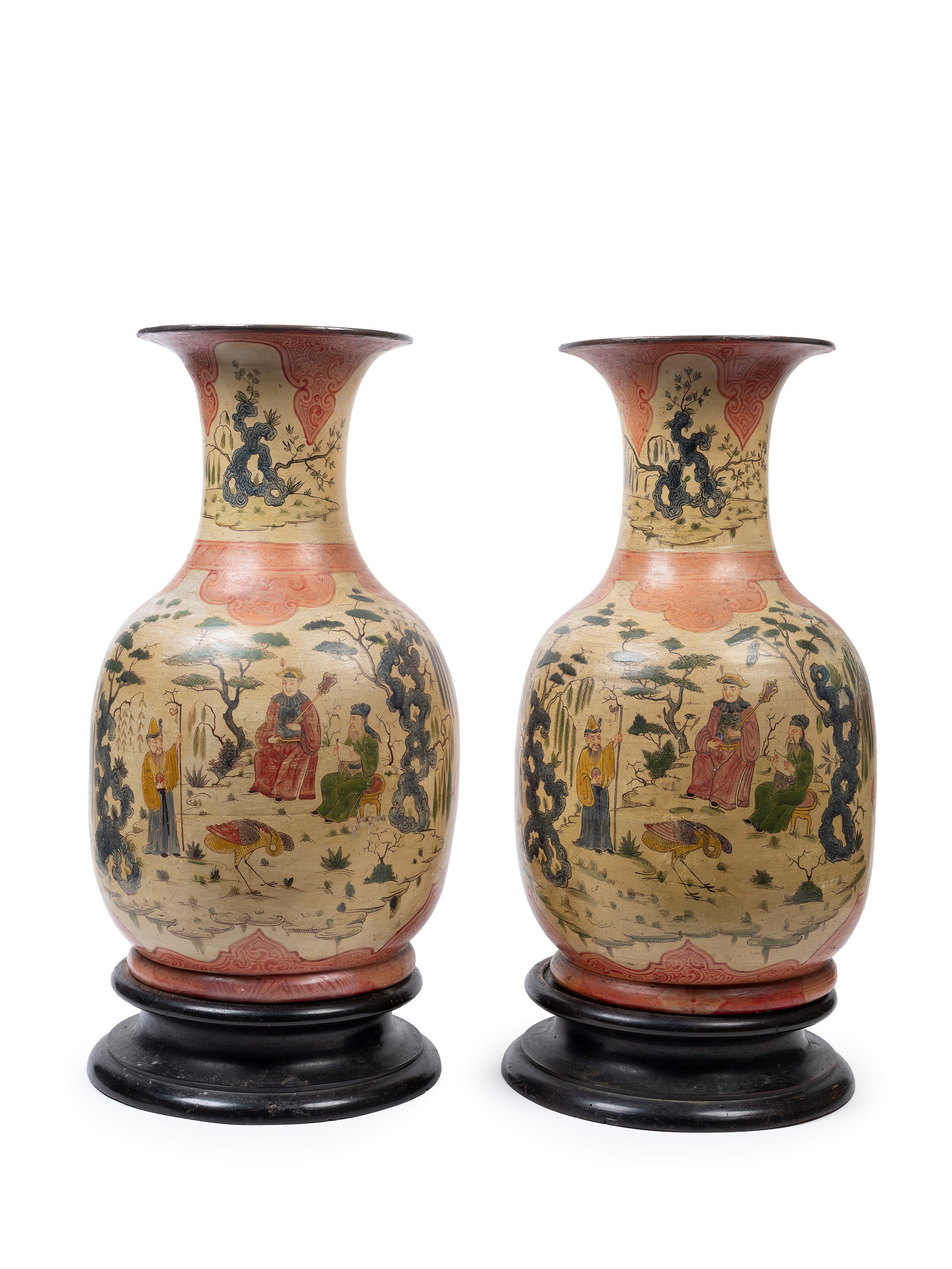 COPPIA DI VASI IN TERRACOTTA LACCATA DIPINTI IN CHINOSEIRE