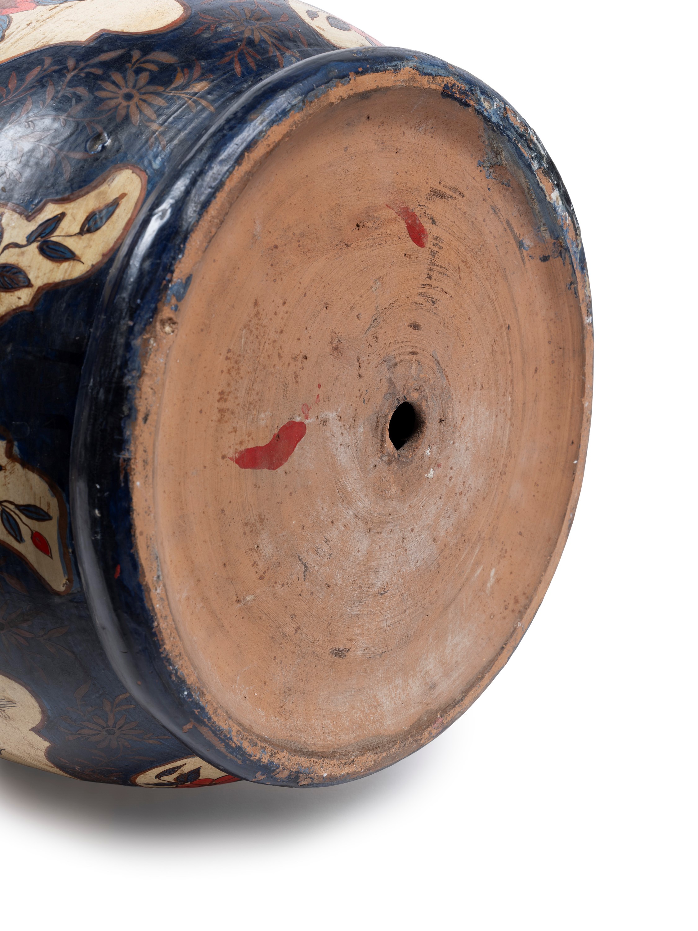 COPPIA DI GRANDI VASI IN TERRACOTTA LACCATA DIPINTI IN CHINOSERIE
