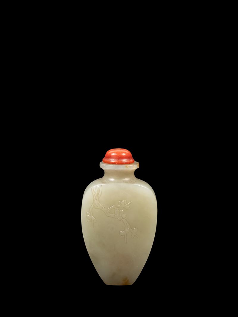 SNUFF BOTTLE IN GIADA