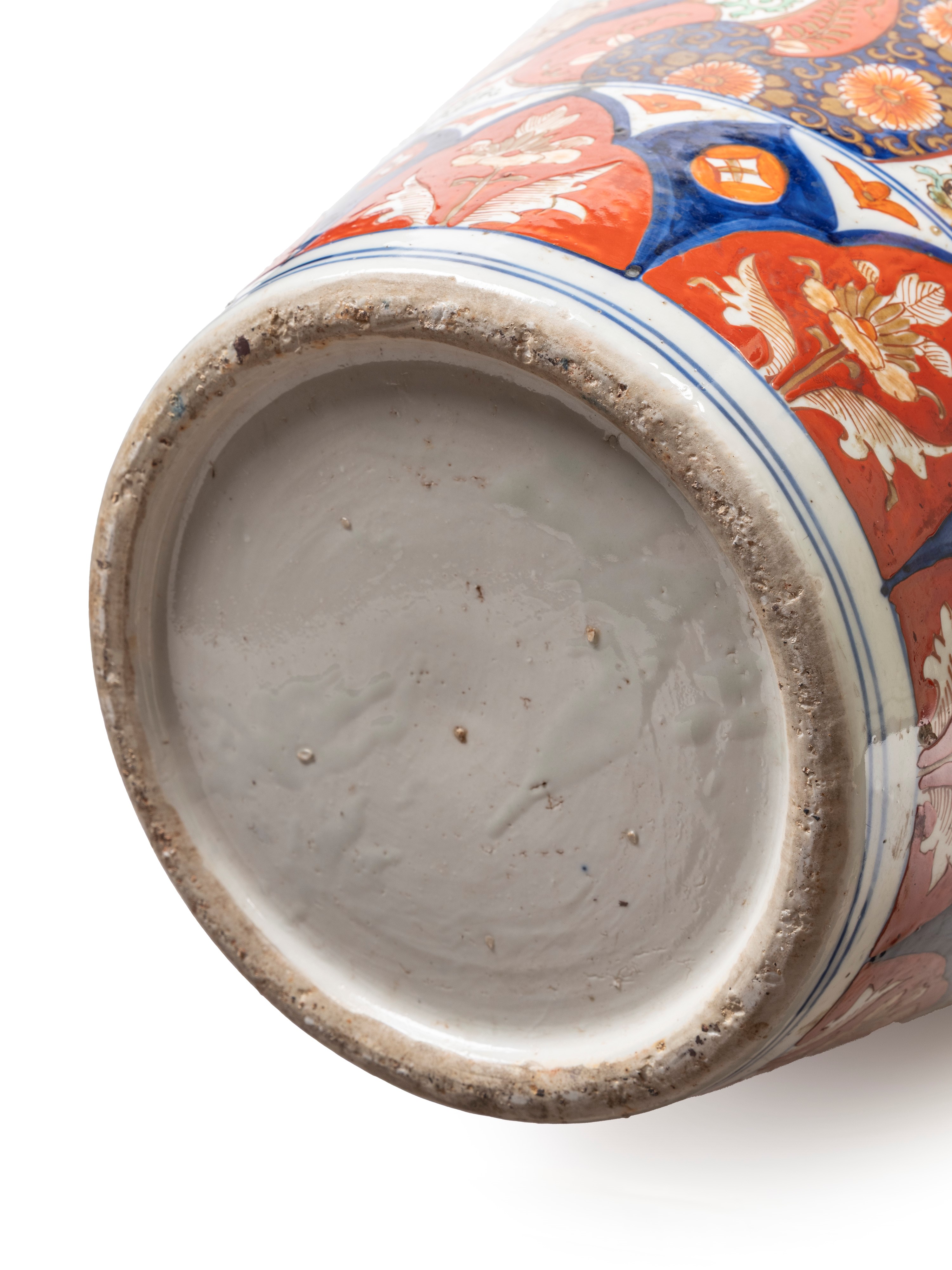 Giappone, Due grandi vasi in porcellana Imari, periodo Meiji (1868-1912)