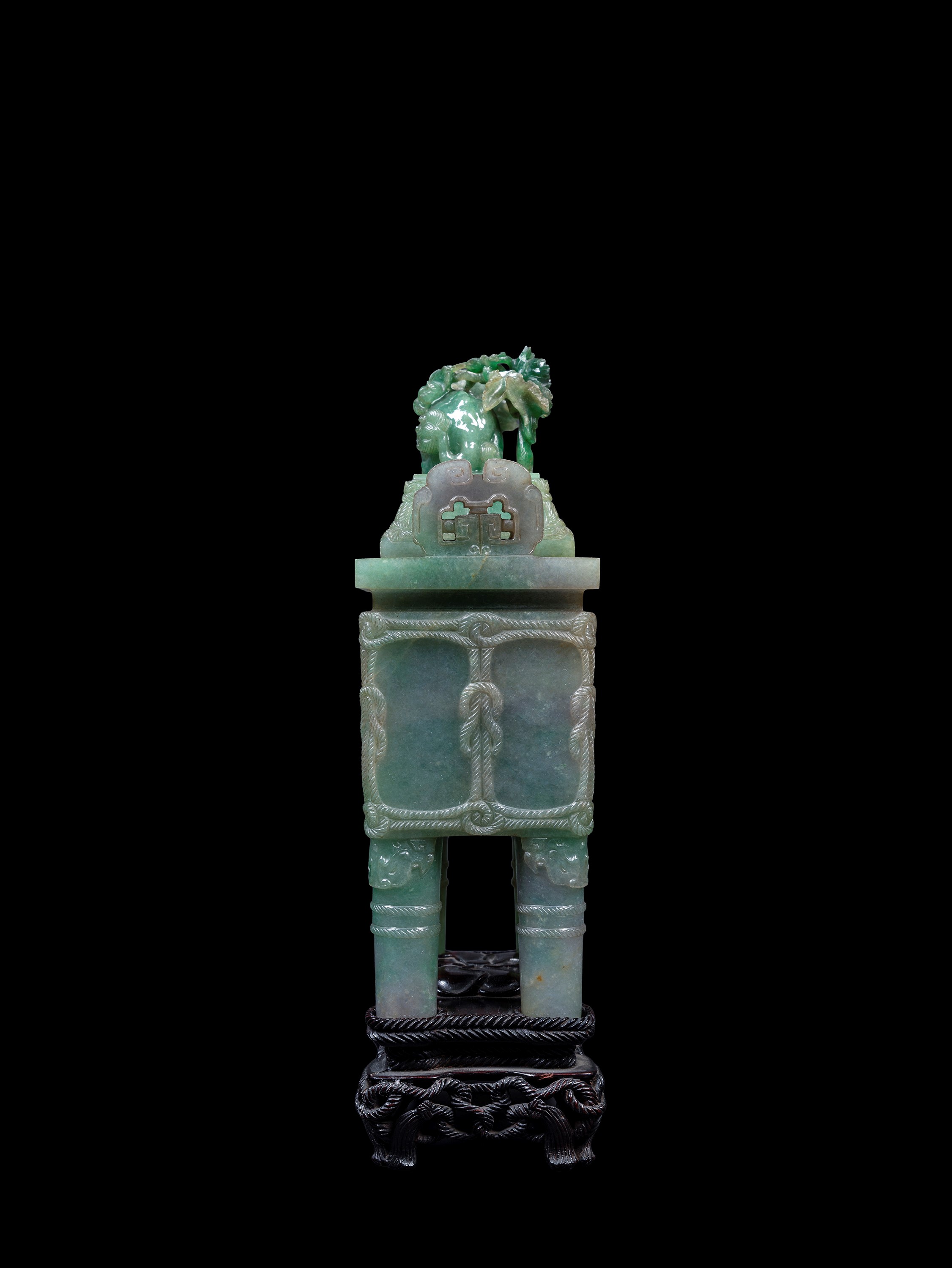 RARO INCENSIERE IN GIADEITE VERDE MELA CON COPERCHIO