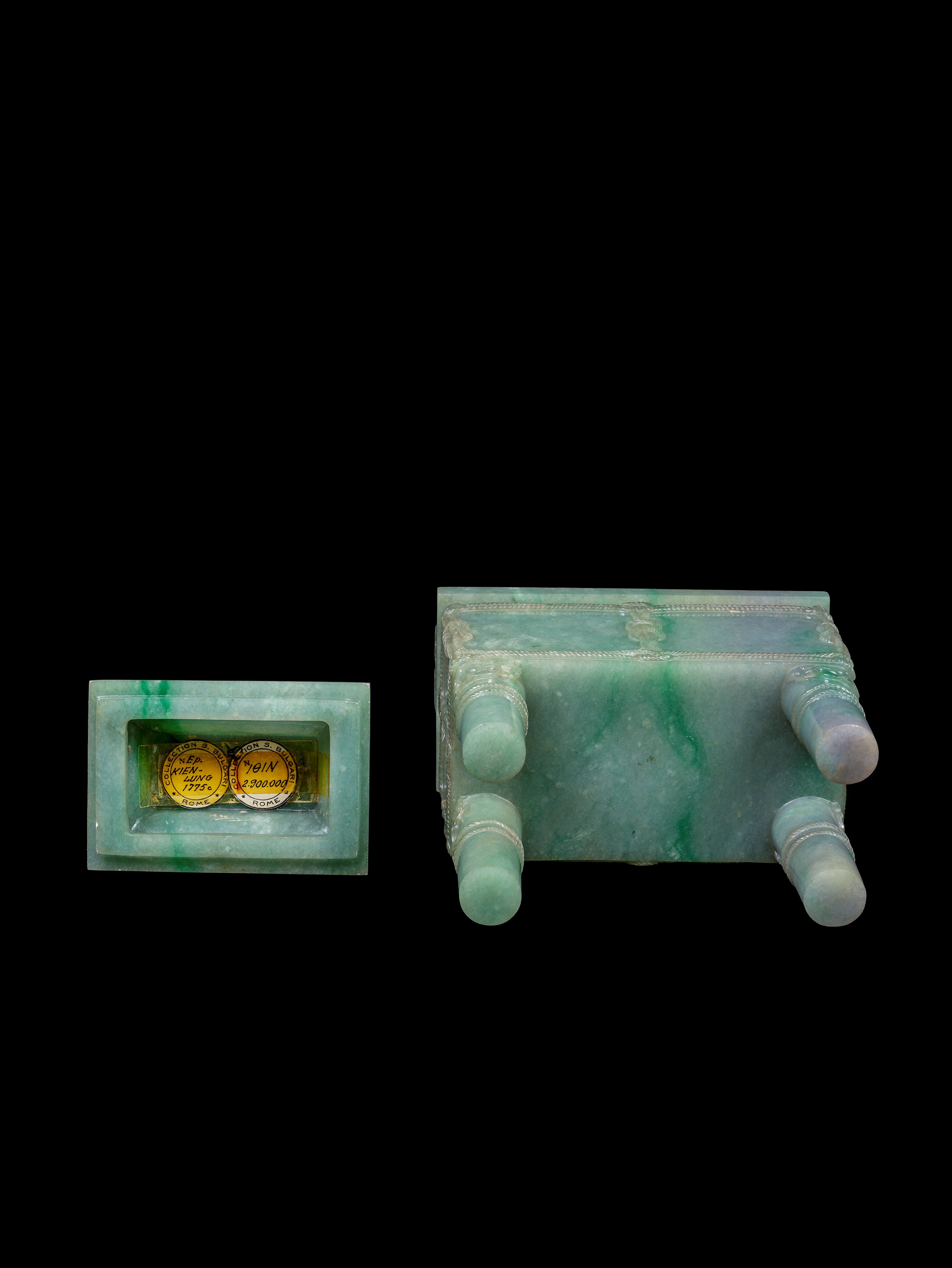 RARO INCENSIERE IN GIADEITE VERDE MELA CON COPERCHIO