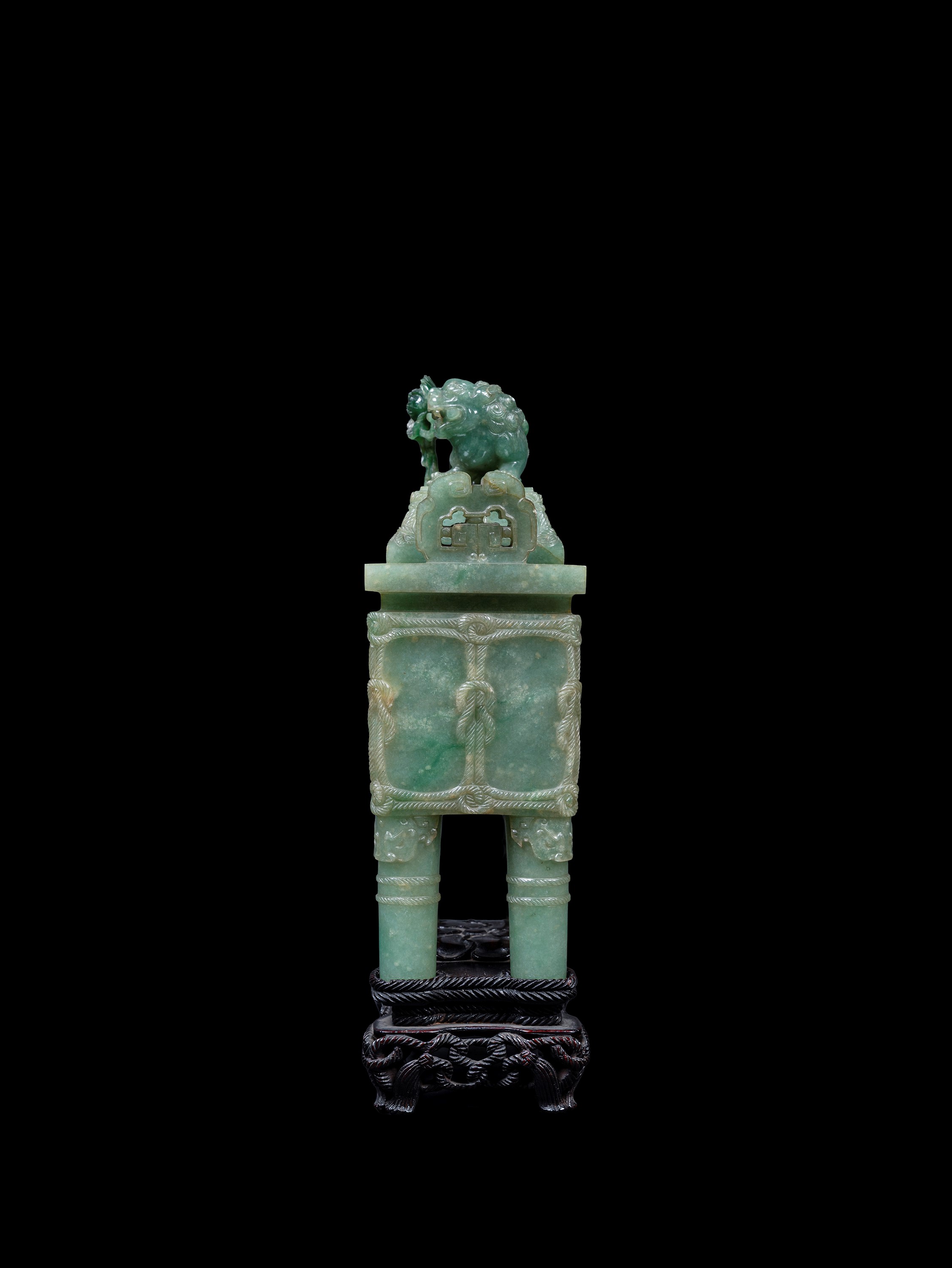 RARO INCENSIERE IN GIADEITE VERDE MELA CON COPERCHIO