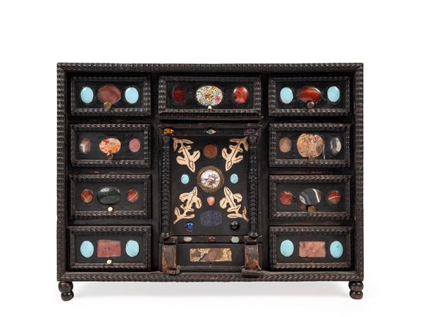 CABINET FOR COINS IN EBONIZED WOOD AND HARDSTONES