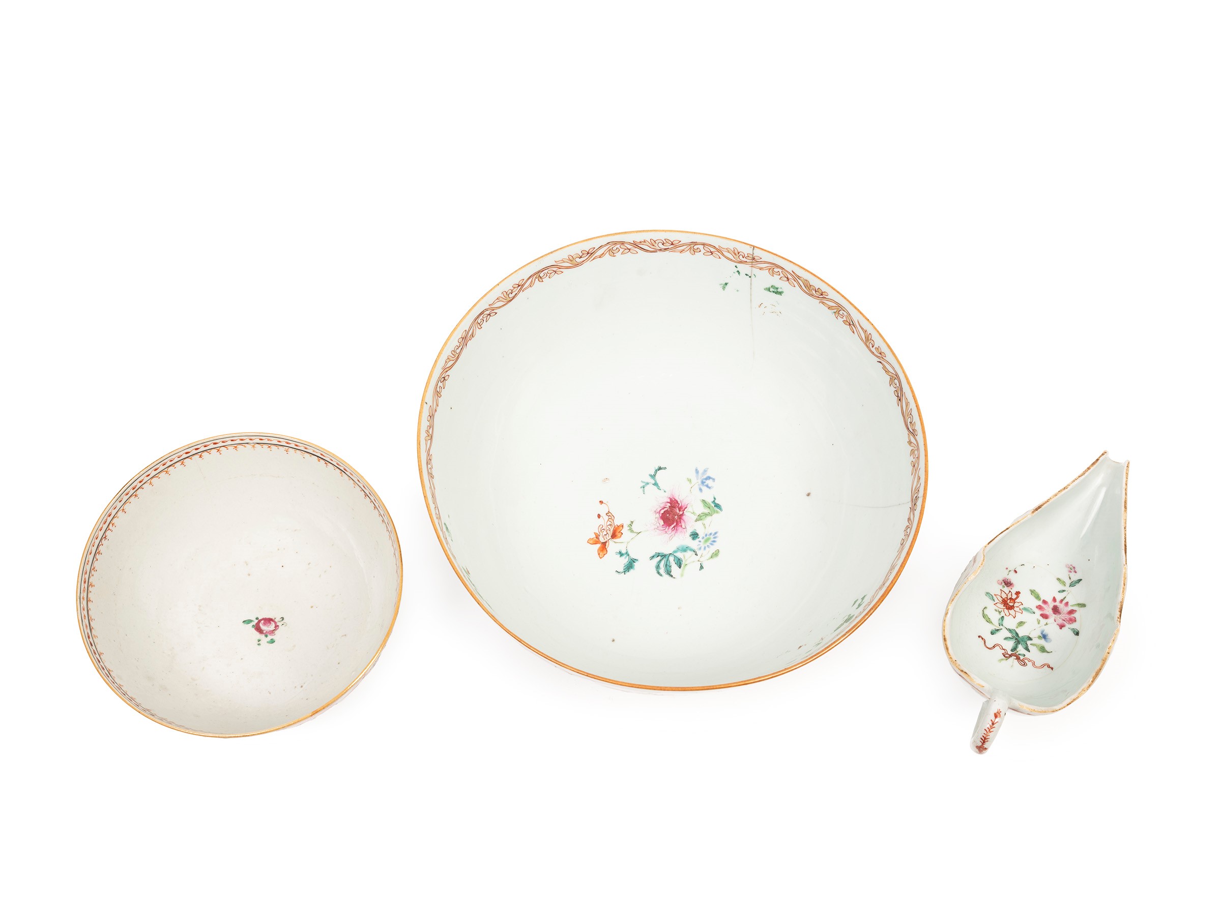 DUE CIOTOLE E UNA ZUPPIERA EXPORT IN PORCELLANA FAMIGLIA ROSA