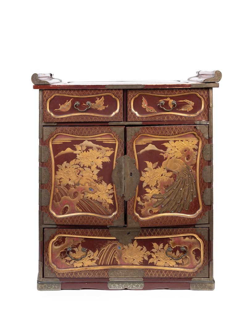 CABINET IN LACCA