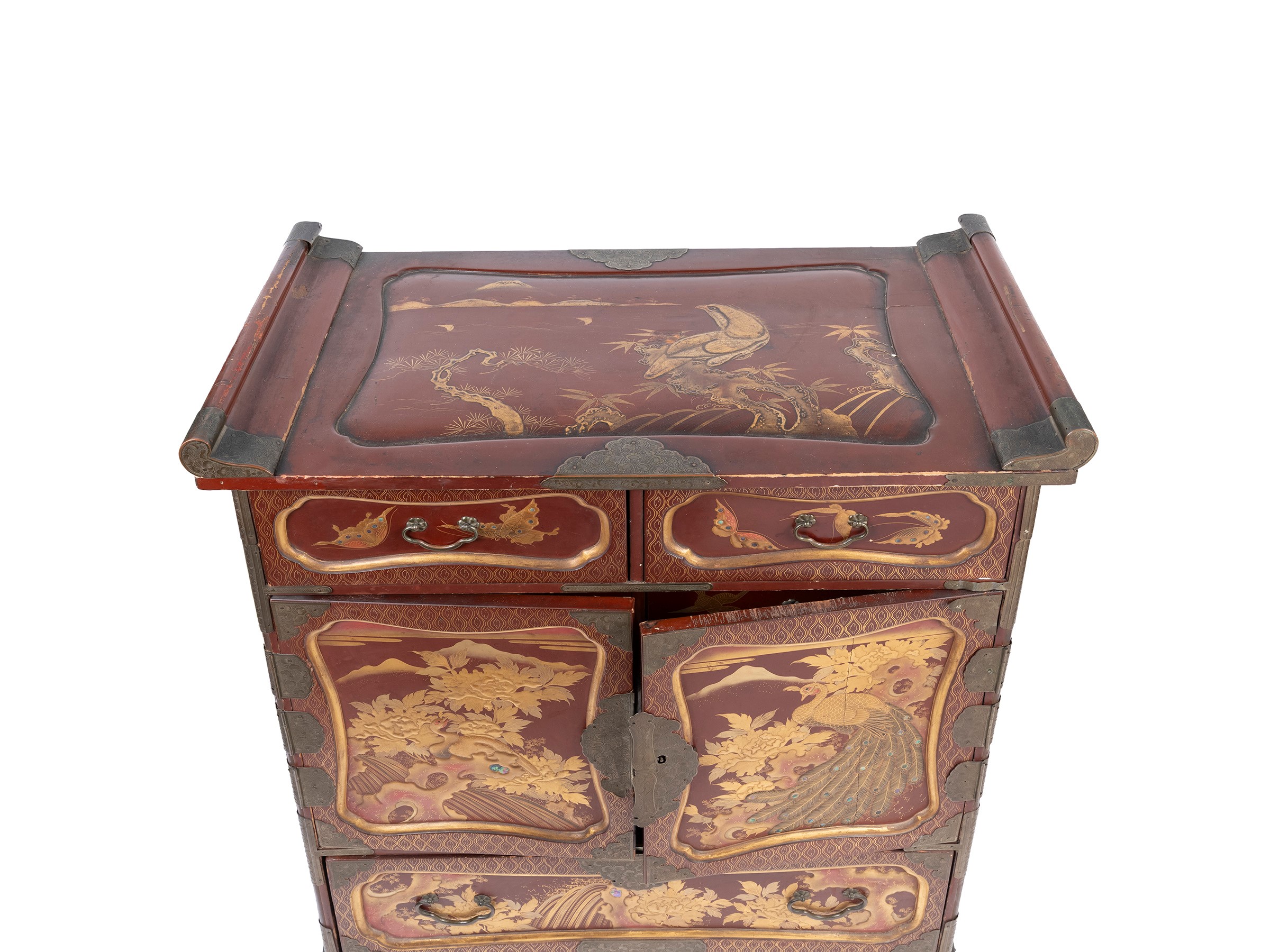 CABINET IN LACCA