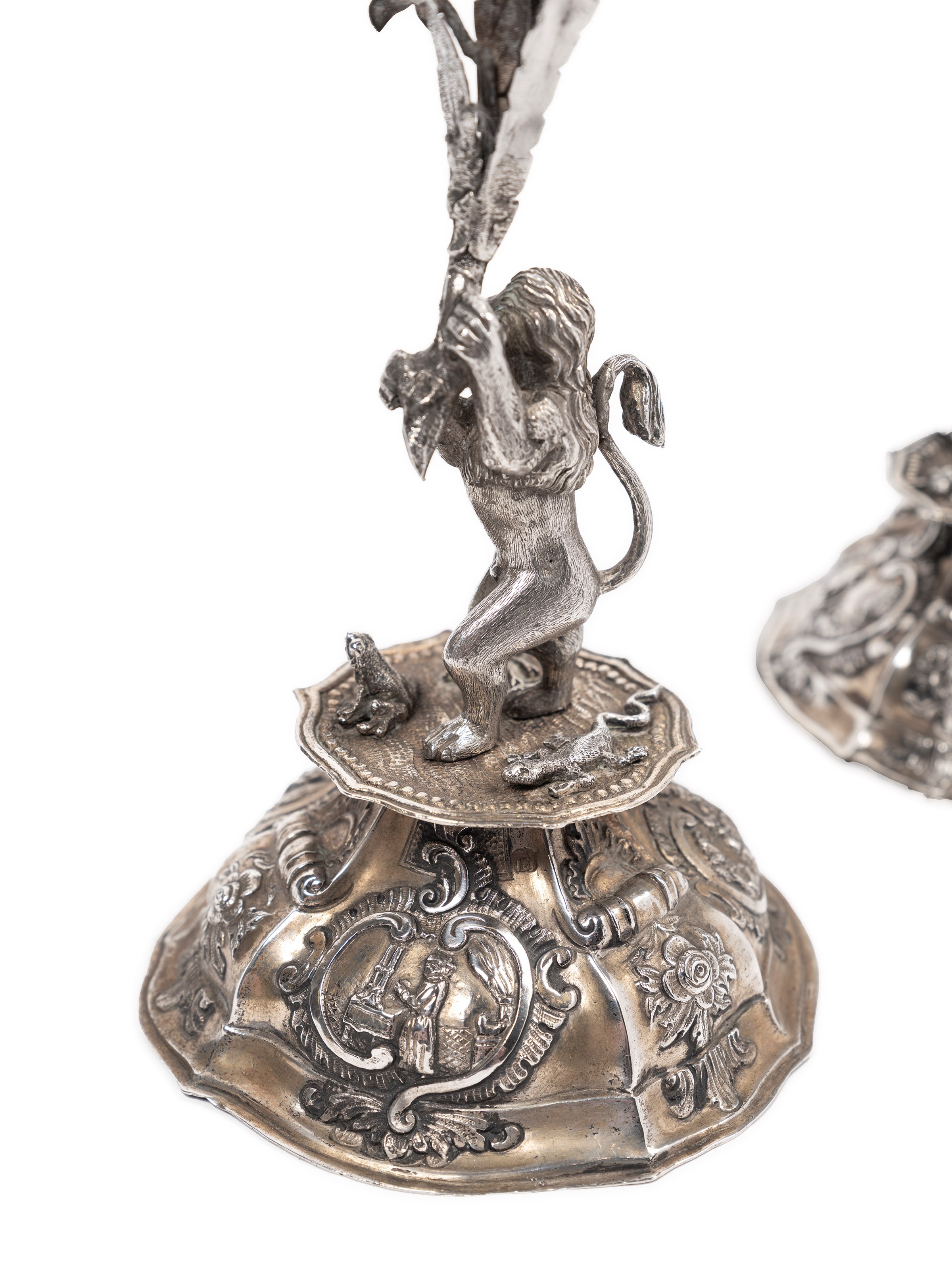 Coppia di candelieri ebraici in argento, Impero Austro-Ungarico, prima metà XIX secolo