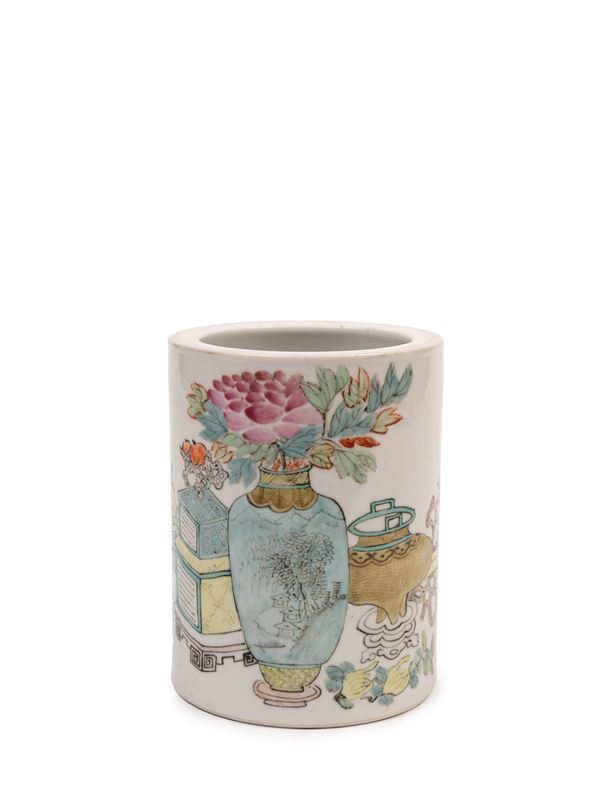 A QIANJIANGCAI PORCELAIN BRUSHPOT SIGNED BY XU PINHENG