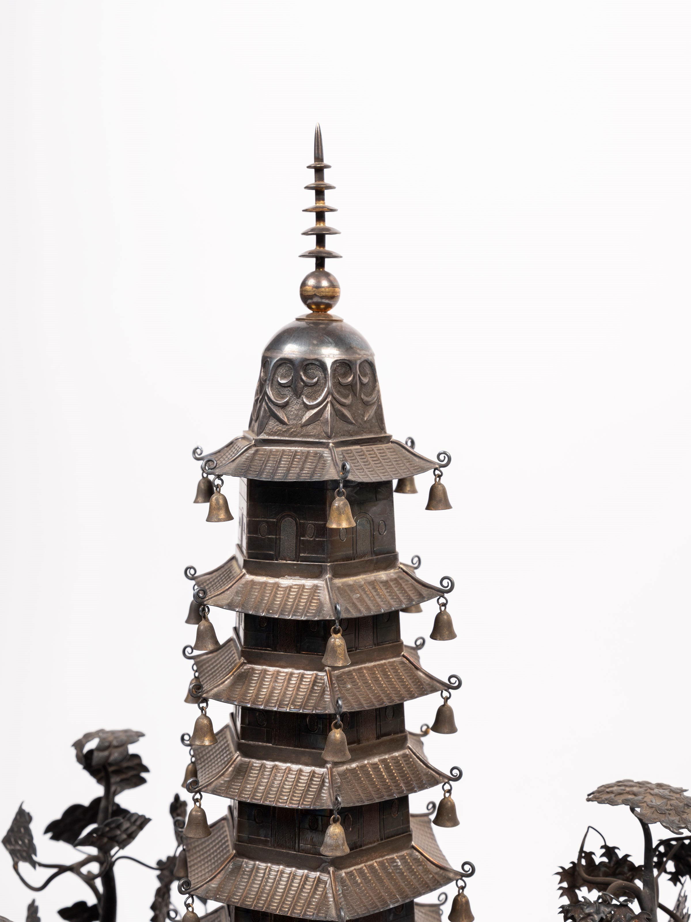 Tempio cinese in argento con pagode, XX secolo