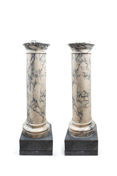 Coppia di colonne in marmo di Carrara, fine XIX secolo