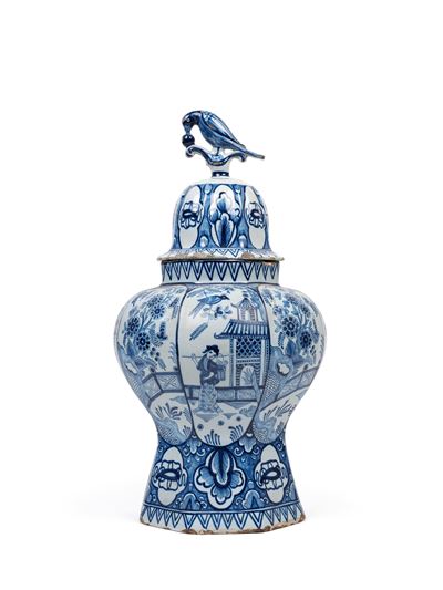 Vaso con coperchio in porcellana bianca e blu, Delft XVIII secolo