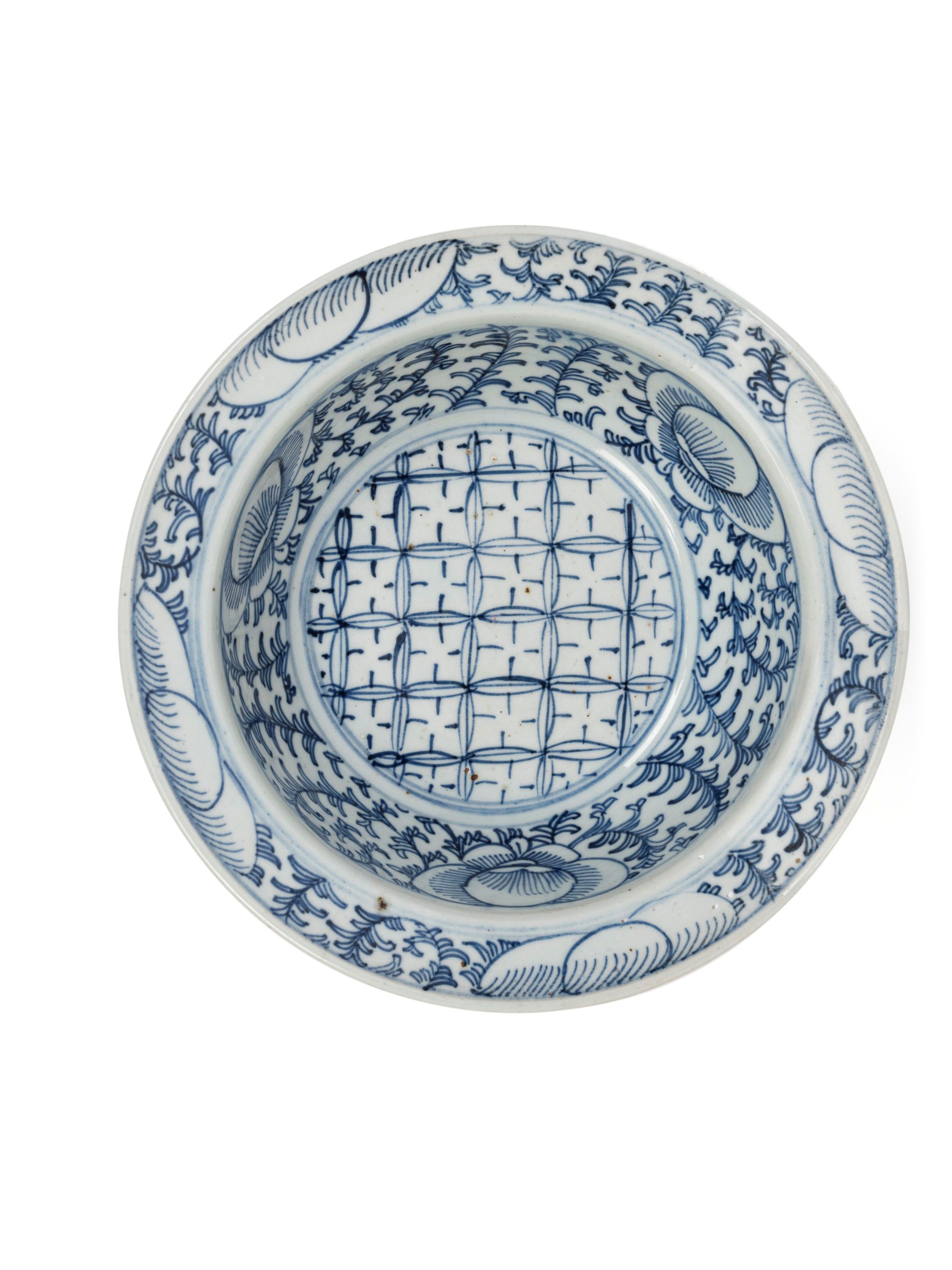 Ciotola in porcellana bianca e blu, Cina, dinastia Qing (1644-1911)