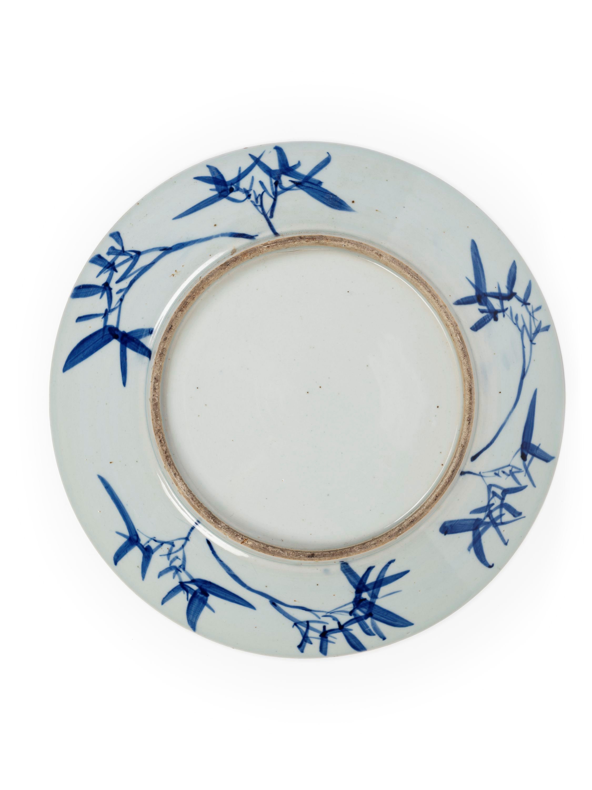 Piatto in porcellana bianca e blu, Cina, dinastia Qing, XIX secolo