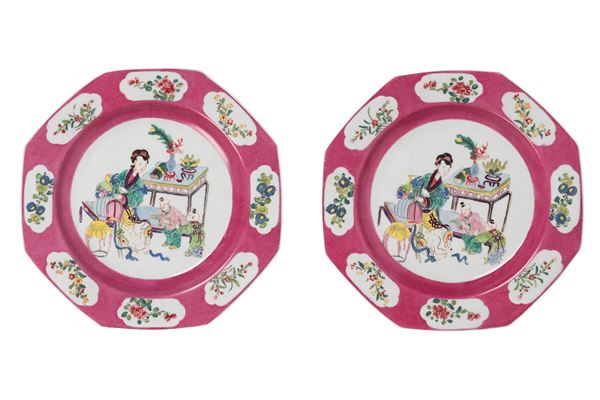 PAIR OF POLYCHROME PORCELAIN FAMILLE ROSE PLATES