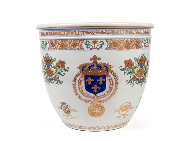 ARMORIAL "ROYAL ARMS OF FRANCE" JARDINIÈRE IN POLYCHROME PORCELAIN