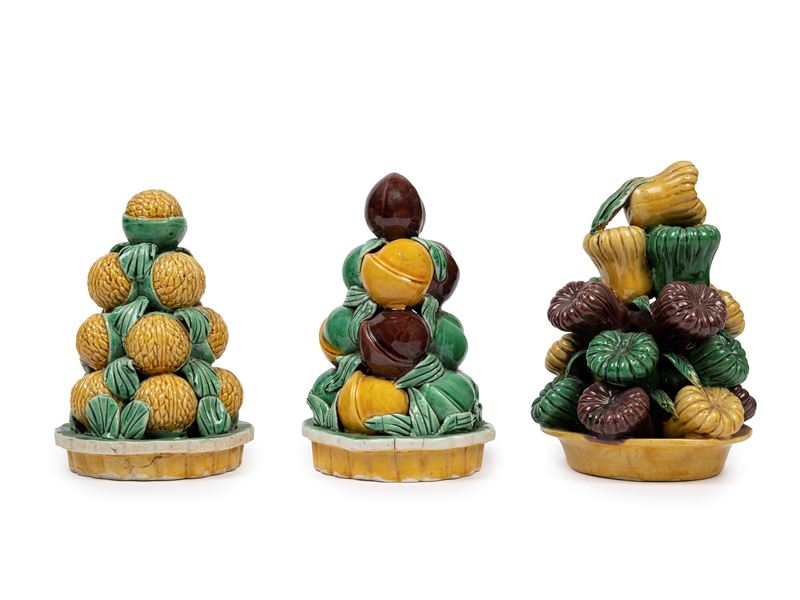 TRE PIRAMIDI DI FRUTTA IN PORCELLANA FAMIGLIA VERDE