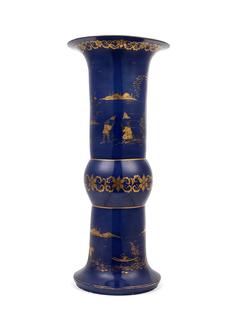 VASO IN PORCELLANA BLU E ORO DECORATO A CHINOISERIE