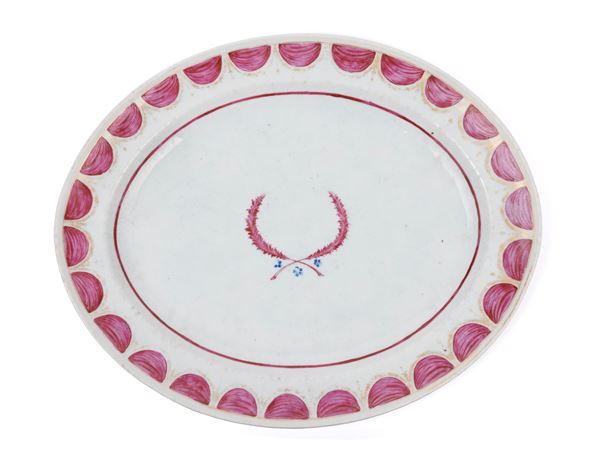 OVAL ARMORIAL FAMILLE-ROSE PORCELAIN DISH