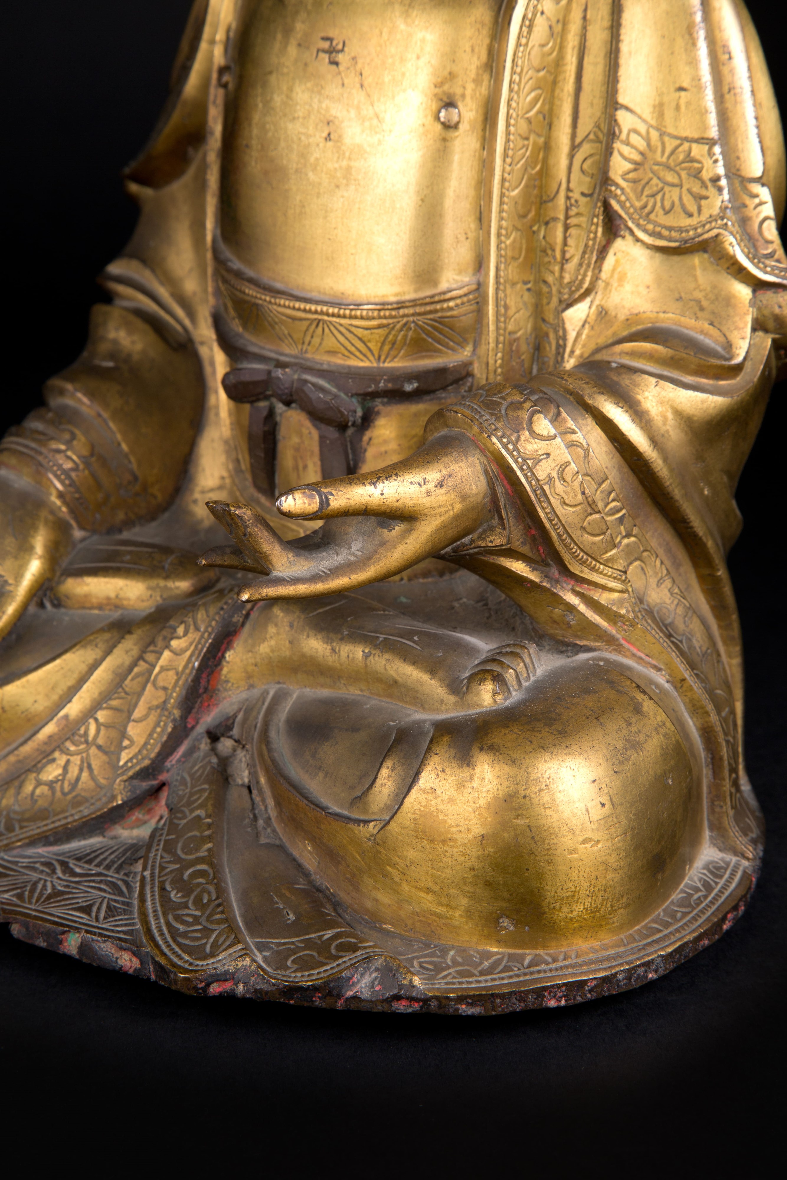 BUDDHA SEDUTO IN BRONZO DORATO