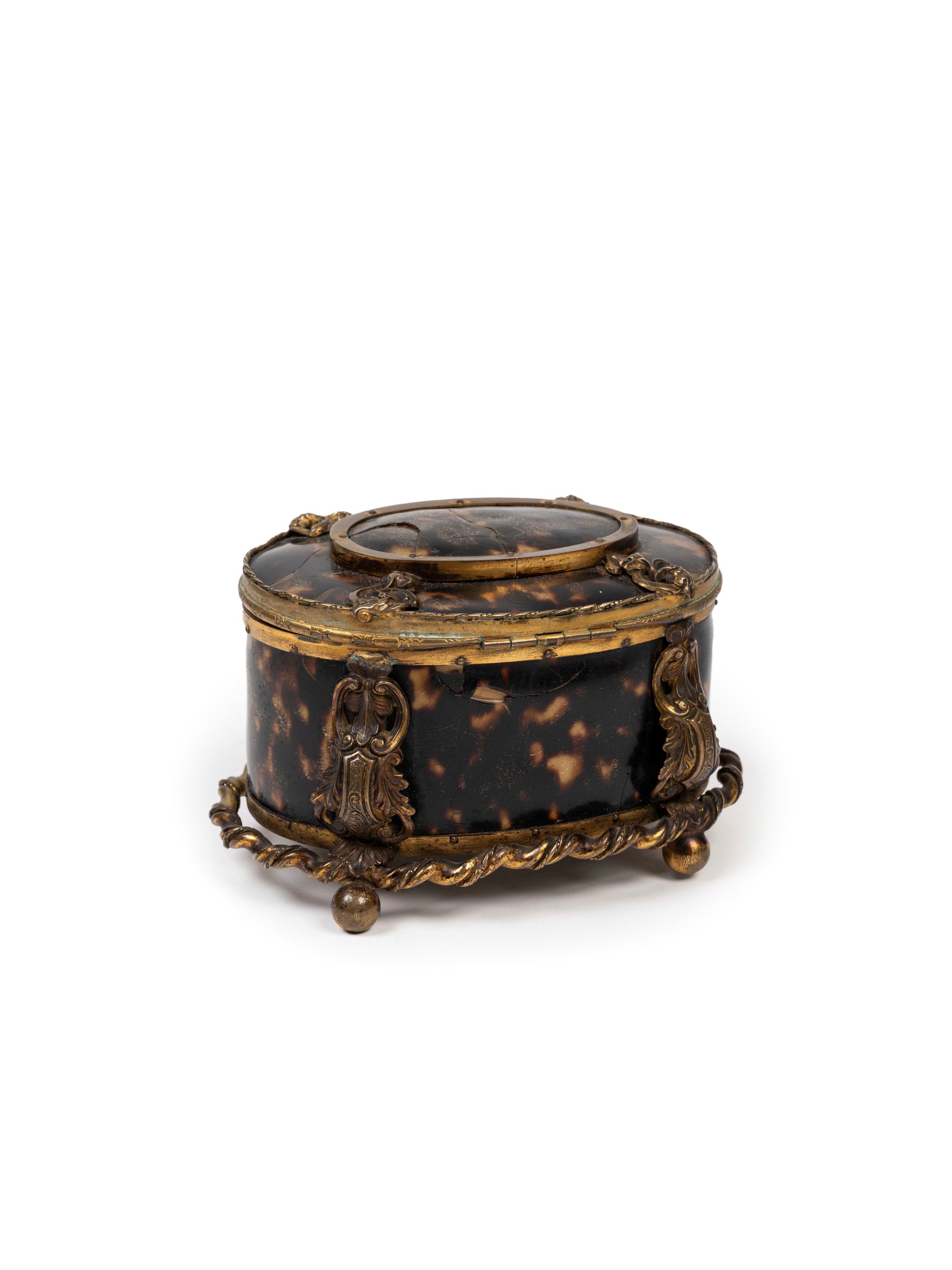 Cofanetto in tartaruga e bronzo dorato, XIX secolo