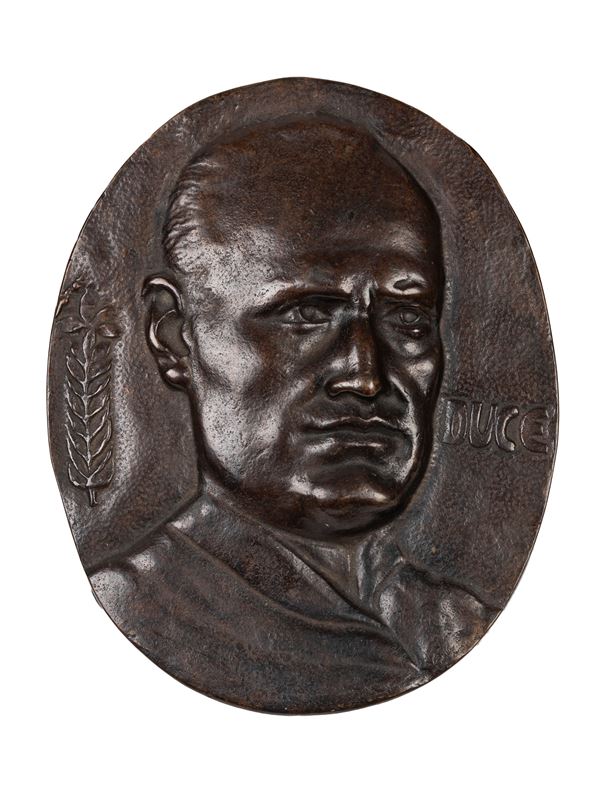 BRONZE PLAQUE DEPICTING THE BUST OF DUCE
