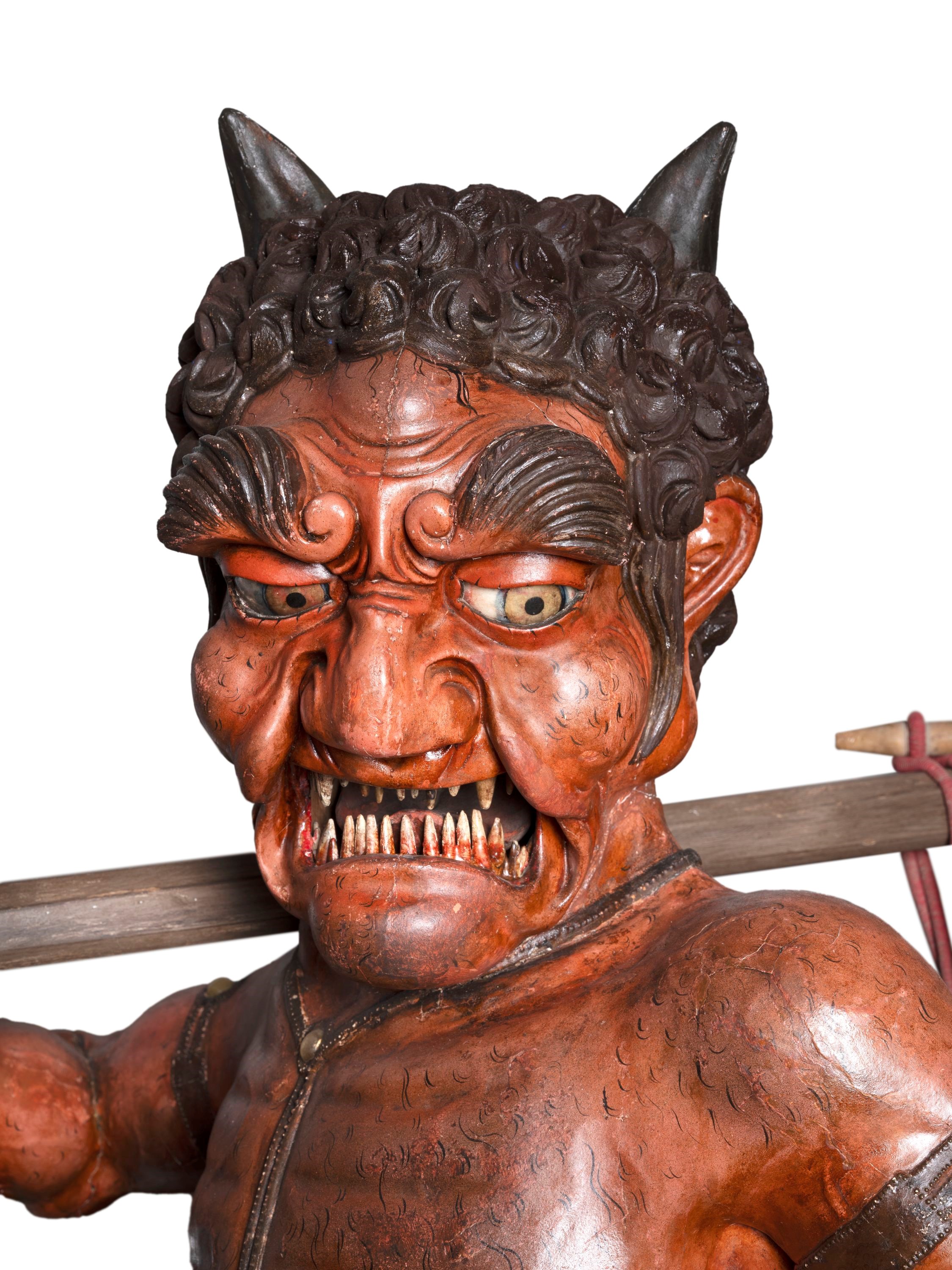 Scultore Giapponese, Enorme scultura in legno laccato raffigurante due oni