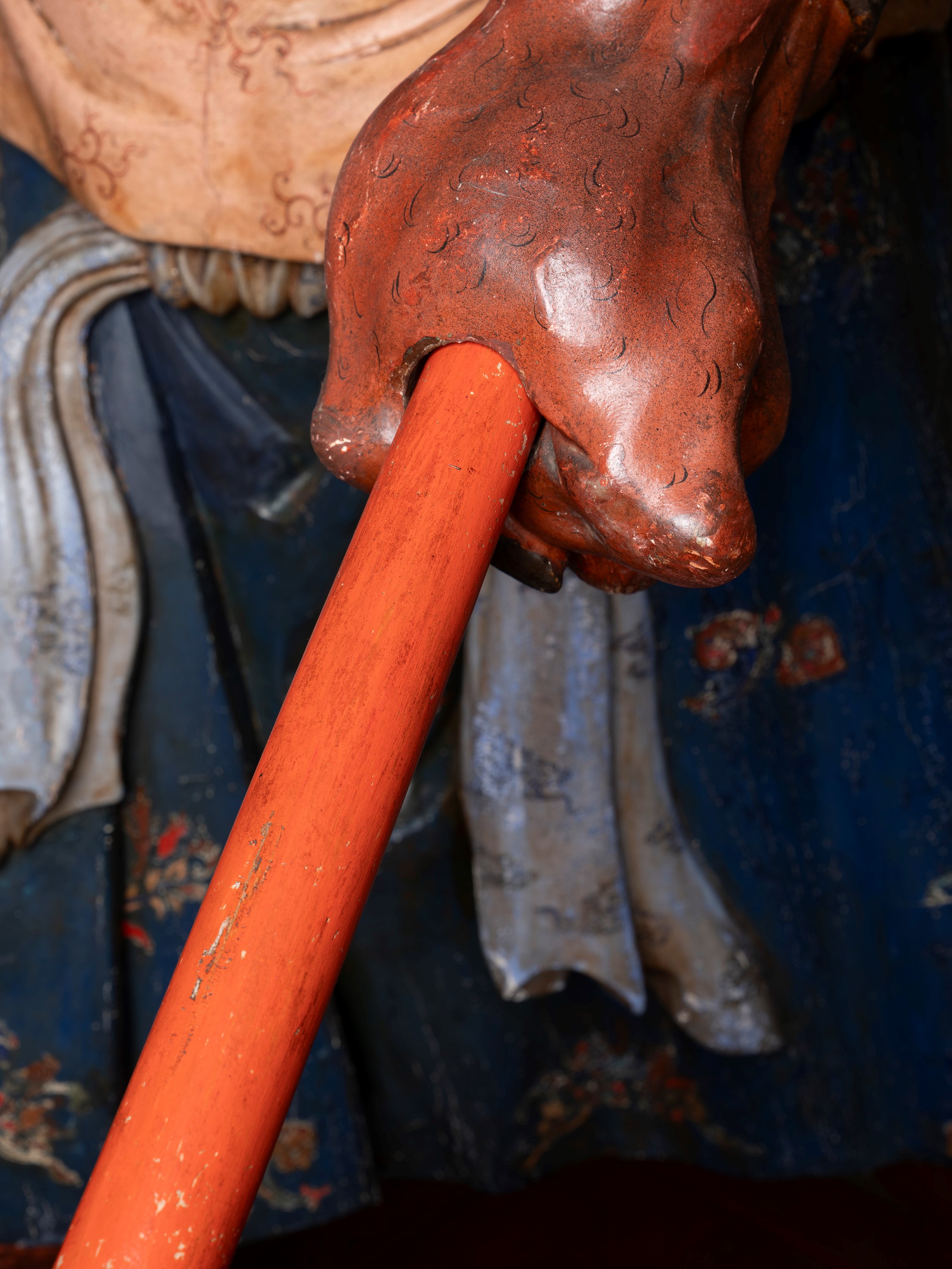 Scultore Giapponese, Enorme scultura in legno laccato raffigurante due oni