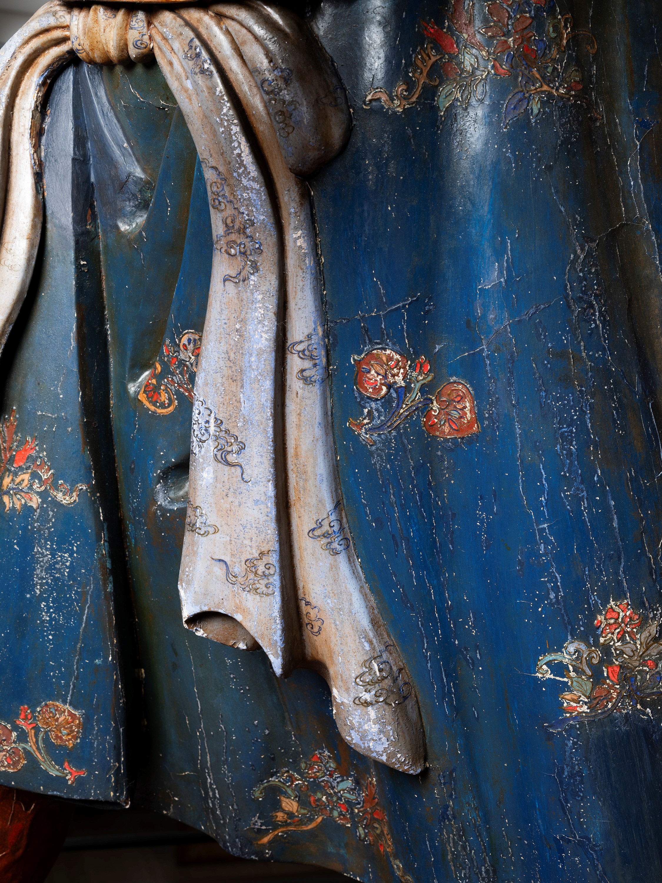 Scultore Giapponese, Enorme scultura in legno laccato raffigurante due oni