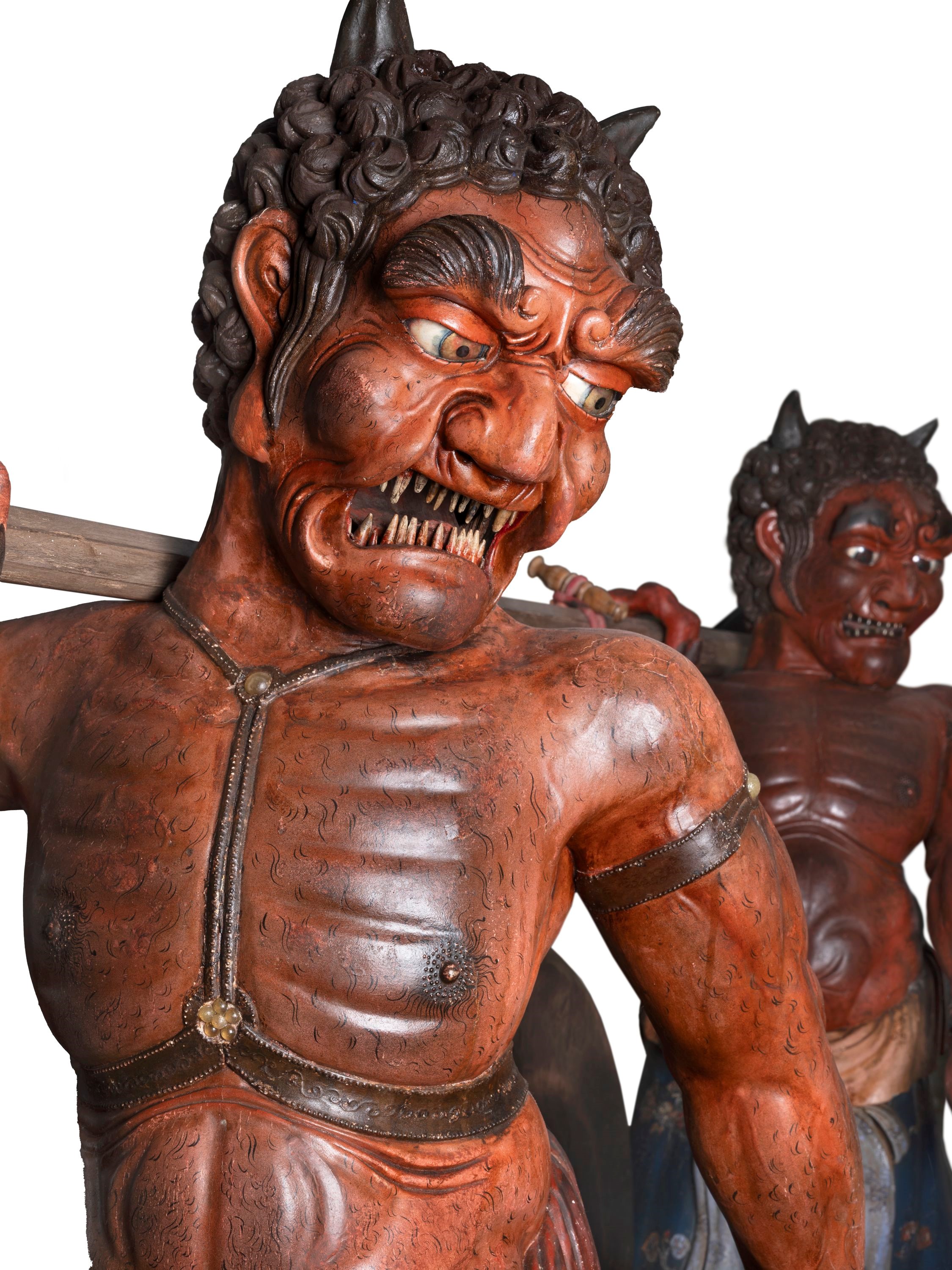 Scultore Giapponese, Enorme scultura in legno laccato raffigurante due oni