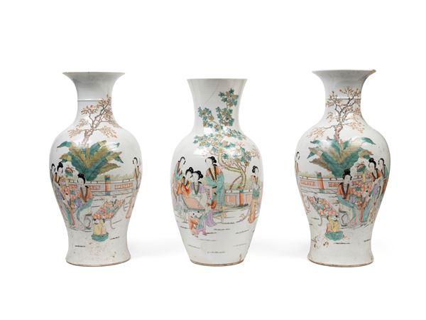 THREE FAMILLE ROSE PORCELAIN VASES