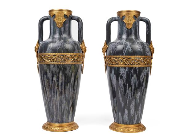 A PAIR OF LARGE NAPOLEON III VASES