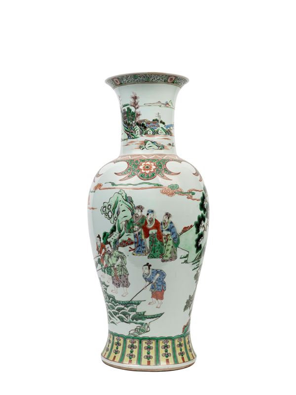 A LARGE FAMILLE VERTE BALUSTER-SHAPED PORCELAIN VASE