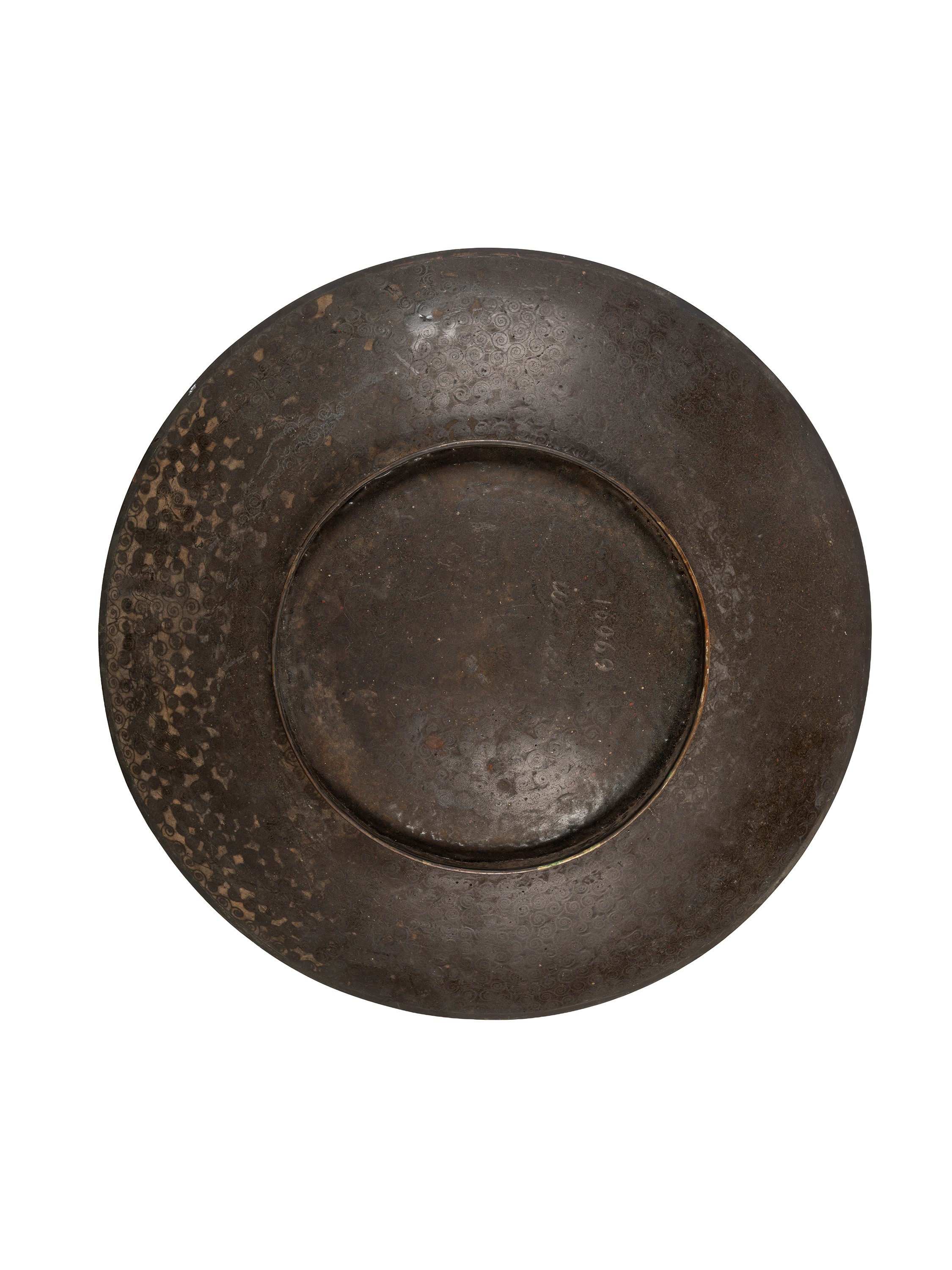 Giappone, Grande piatto in smalto cloisonnè, diametro cm 62, periodo Meiji (1868-1912)