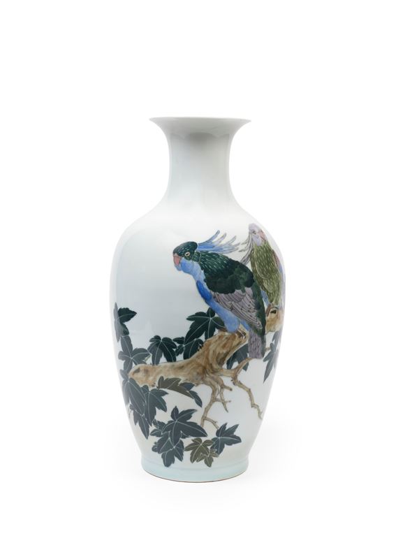 A RARE POLYCHROME PORCELAIN VASE